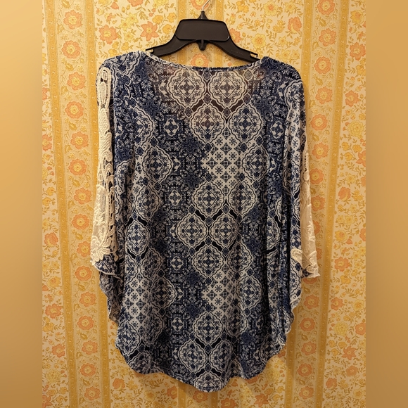 Ember Patterned Blouse with Lacey Bell Sleeves - Picture 4 of 4